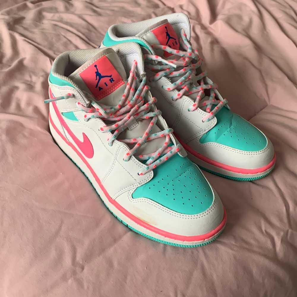 Women’s Nike Jordan’s pink and blue